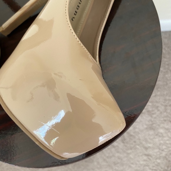 Heels - Picture 5 of 6